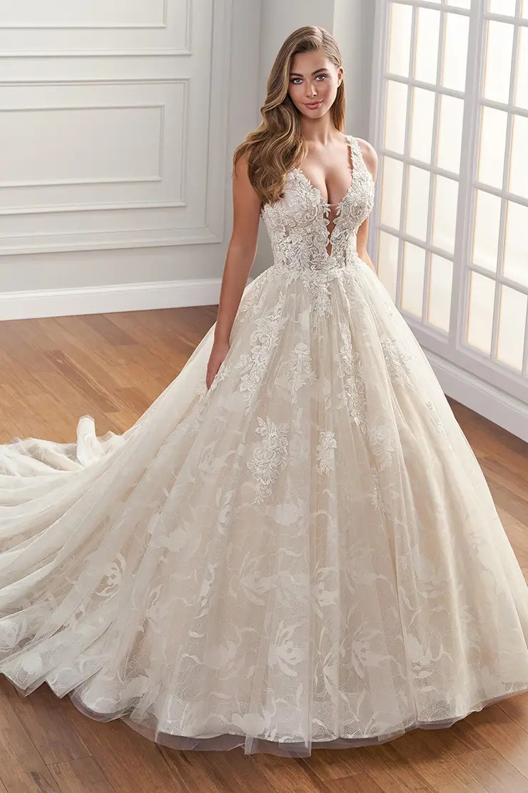 Vintage-Inspired Wedding Gowns Image