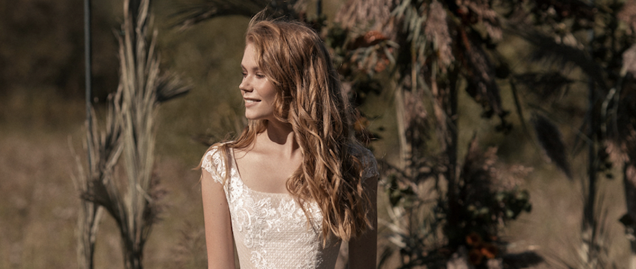 Rustic Romance: The Perfect Fall Wedding Themes and Dresses. Desktop Image